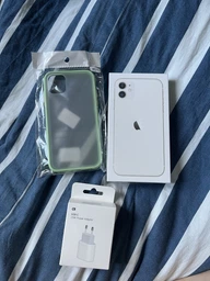 Мобільний телефон Apple iPhone 11 64GB Black (MHDA3FS/A) фото від покупців 18