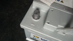 Автомобильный аккумулятор Varta Silver Dynamic 85Ah Ев (-/+) F19 (800EN) (585400080) фото от покупателей 5