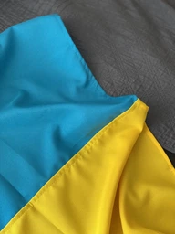 Флаг Украины из габардина, национальный флаг Украины с размерами 90см х 135см наружный, цвета синий и жёлтый фото от покупателей 9