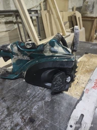 Кришка бокова Makita для ланцюгової електропили Makita UC4020A 135249-4 ( в зборі)