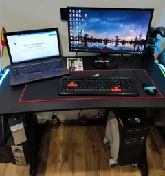 Геймерский стол 1STPLAYER AZ1 Black (AZ1-1260-RGB-BK) фото от покупателей 5