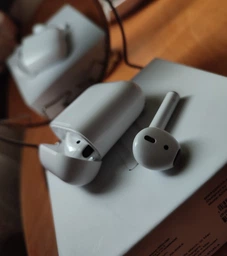 Беспроводные Наушники Air Buds 2 QY-20 на Чипе Airoha 1565 Беспроводная зарядка
