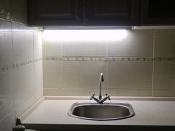 LED світильник комплект підсвітки під шафи 55 см з вбудованим сенсором, підсвітка робочої зони, білий фото від покупців 2