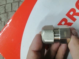 Муфта обтискна під м/п Karro KR-0522 із внутрішньою різьбою 20х1/2" розбірна