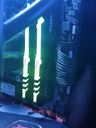 Оперативная память Kingston Fury DDR4-3733 8192MB PC4-29864 Beast RGB Black (KF437C19BBA/8) фото от покупателей 1
