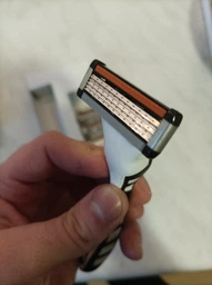 Станок для гоління чоловічий BIC Flex 5 Hibrid з 2 змінними картриджами (3086123644922) фото від покупців 16