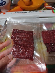 Вакуумний пакувальник для продуктів Vacuum F-packs Pro Вакууматор 90 Ватт Білий з Помаранчевим + 20 пакетів 25х17см фото від покупців 6