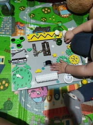 Бизиборд игрушка для раннего развития Busy Child Компакт Желто-Мятный 30 х 40 см фото от покупателей 1