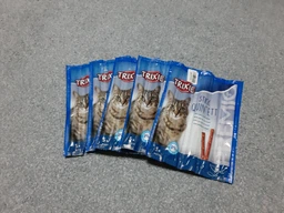 Ласощі Trixie Premio Sticks with Salmon & Trout для котів палички з лососем та фореллю 5 г 5 шт (4011905427256) фото від покупців 2