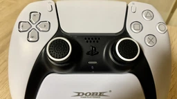 Силіконові накладки на аналогові стики Honson для джойстика PS5 Dualsense чорні з білою окантовкою 2 шт. фото від покупців 15