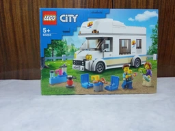 Конструктор LEGO City Great Vehicles Канікули в будинку на колесах 190 деталей (60283)