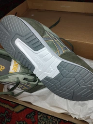 Кросівки чоловічі Asics LYTE CLASSIC (1201A477-104) 10, укр 42,5, 28 см фото від покупців 12