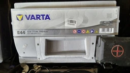 Автомобильный аккумулятор Varta Silver Dynamic 77А Ев (-/+) E44 (780EN) (577400078) фото от покупателей 1