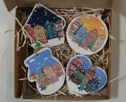 Новогодние украшения из дерева Домики GrayCat 4шт, 9см Игрушки на елку фото от покупателей 2