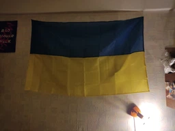 Флаг Украины большого размера 140*90 см (холст), яркий, насыщенный цвет с местом для держателя-флагштока фото от покупателей 10