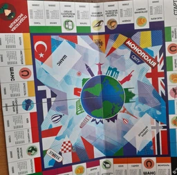 Настольная игра Strateg Экономика мира (31028)(4823113893231) фото от покупателей 8