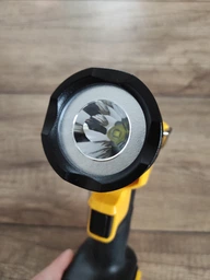 Ліхтар світлодіодний акумуляторний DeWALT DCL040 фото від покупців 1