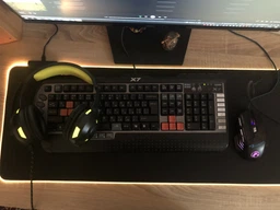 Игровая поверхность с подсветкой INTEKO 300х800х4мм RGB черный фото от покупателей 15
