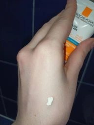 Солнцезащитный увлажняющий крем La Roche-Posay Anthelios UVmune 400 SPF50+ для лица и кожи вокруг глаз 50 мл (3337875797719) фото от покупателей 9