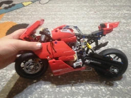 Конструктор LEGO Technic Ducati Panigale V4 R (42107) фото від покупців 1