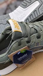 Кросівки чоловічі Asics LYTE CLASSIC (1201A477-104) 10, укр 42,5, 28 см фото від покупців 8