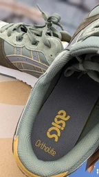 Кросівки чоловічі Asics LYTE CLASSIC (1201A477-104) 10, укр 42,5, 28 см фото від покупців 7