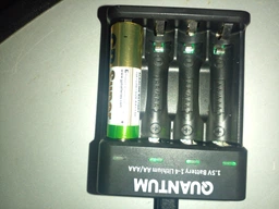 Зарядний пристрій Quantum QM-BC3040 для Lithium 1.5V акум. AA/AAA 4-slot (USB) (0751784842408)