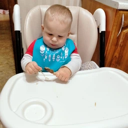 Слюнявчик силиконовый Canpol Babies с кармашком 28х23 см (74/020 Розовый)