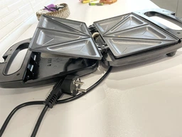 Сэндвичница (бутербродница) Domotec MS-7777 с антипригарным покрытием 750W Черная