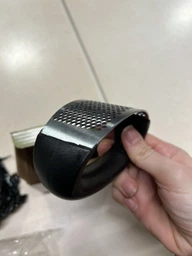 Прес для часнику GARLIC PRESS ручний із нержавіючої сталі подрібнювач металевий з ручкою чорний часникодавка фото від покупців 16
