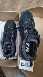 Мужские кроссовки для треккинга с мембраной Jack Wolfskin Vojo 3 Texapore Low 4042441-6055 40 (6.5UK) 25.1 см Черные с желтым (4060477703527) фото от покупателей 6