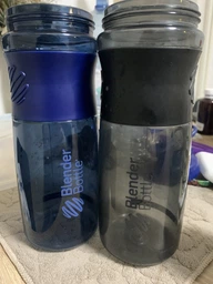 Шейкер спортивний BlenderBottle SportMixer Flip 28oz/820 мл Black (SM 28oz Black) фото від покупців 7
