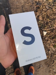 Мобильный телефон Samsung Galaxy S21 FE 6/128GB Graphite (SM-G990BZADSEK/SM-G990BZAFSEK) фото от покупателей 13