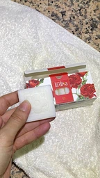 Натуральне тверде мило для рук та тiла 10х22,5 гр. з соком квітів троянди LaDiva Boutique фото від покупців 1