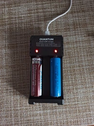 Зарядное устройство Quantum QM-BC2020 для Li-ion 3.7 V акум. 2-slot (USB) (0751784842392) фото от покупателей 2
