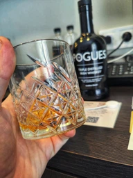 Виски The Pogues Irish Whiskey 0.7 л 40% (5011166055709) фото от покупателей 4