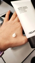 Подарочный набор шелкового ухода за телом с деревянным скребком Hillary Perfect Silk Body Care + Gua Sha: Кремовый скраб-антистресс + Крем-гель для душа + Крем для рук и ногтей + Увлажняющий лосьон-бустер M-11-382 фото от покупателей 16