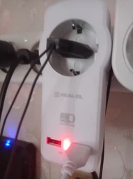 Сетевое зарядное устройство с розеткой REAL-EL 2USB 3.1A 15W (CS-30) White