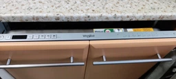 Посудомийна машина WHIRLPOOL WIC3C33PFE