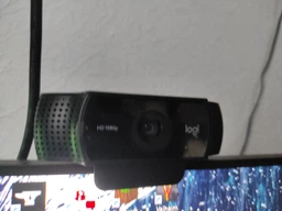 Веб-камера Logitech Webcam C922 PRO Stream 1080p (960-001087) фото від покупців 4