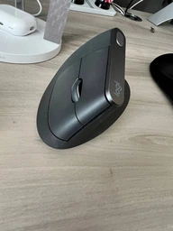 Мышь беспроводная Logitech MX Vertical (910-005448) Black фото от покупателей 1