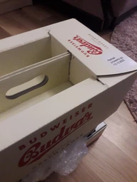 Подарочный набор пива Budweiser светлое фильтрованное 5% 0.5 л x 4 шт. + кружка 0.5 л (8594403707380) фото от покупателей 11