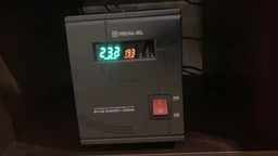 Стабілізатор напруги Real-El Stab Energy-2000, Black (EL122400013) фото от покупателей 13