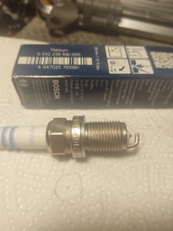 Свічка запалювання Bosch Platinum Plus FR7DPP30X 6724 0242236616