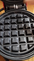 Стильная и портативная, электрическая мини - вафельница Waffle Maker с антипригарным покрытием, красная (SKU-5142) фото от покупателей 1