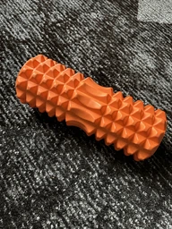 Массажный ролик Wealis Grid Roller Free Spine 33 см черный (роллер, валик, цилиндр для МФР и йоги, массажер для спины, ног, рук, шеи) (WS-GR33-1.2) фото от покупателей 9
