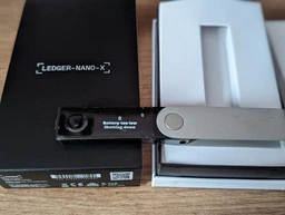 Криптокошелек Ledger Nano X Onyx Black фото от покупателей 12