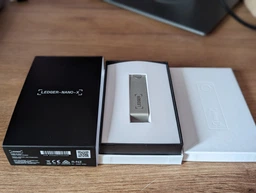 Криптокошелек Ledger Nano X Onyx Black фото от покупателей 11