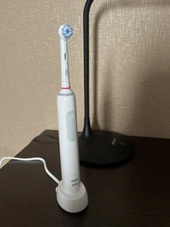 Электрическая зубная щетка Oral-B Pro 3 Sensitive Clean 3000 (4210201291237) фото от покупателей 7