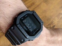 Мужские часы Casio G-Shock DW-5600BB-1ER фото від покупців 2